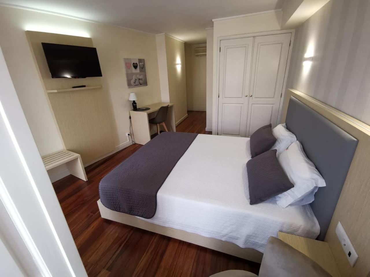 Hotel Residencial Dora Braga Buitenkant foto